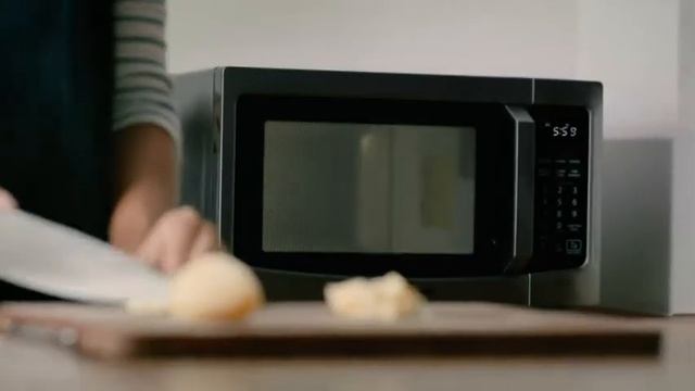 Toshiba ML-EM34P(SS) Smart Countertop Microwave Oven Compatible with Alexa | Smart Lifestyle смотреть онлайн