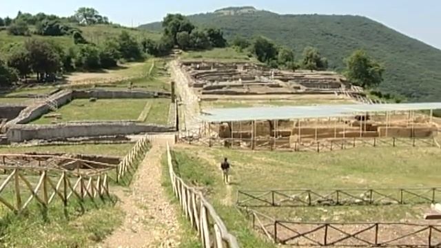 Дорогами этрусков: Розелле. Камни и маки смотреть онлайн