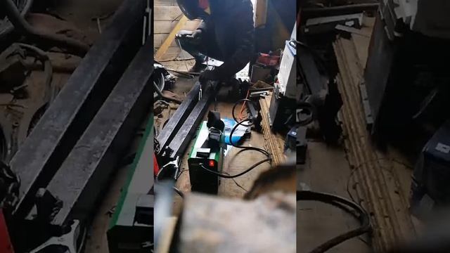 сварочный аппарат дачник 200 первые впечатления. смотреть онлайн