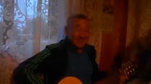 На гитаре. Как хорошо быть мужиком.