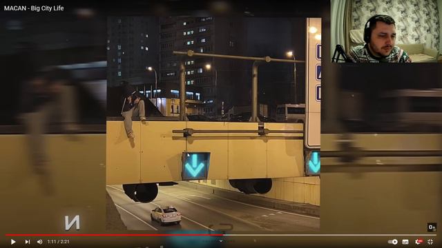 ВЛАД СЛЭМ СМОТРИТ: MACAN - BIG CITY LIFE | РЕАКЦИЯ смотреть онлайн