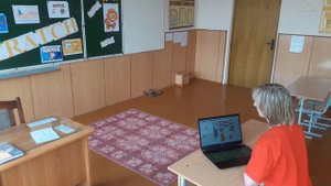 Запрограммированный на Scratch полёт дрона по квадрату