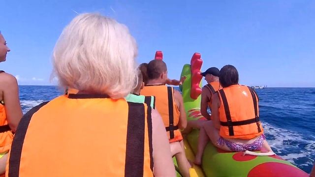 МегаХит! Невероятные гонки на морском драконе в Крыму! смотреть онлайн