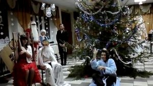 Новогодний вечер в школе (выступление 9 класса)