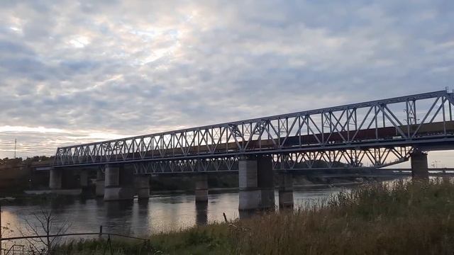 ВЛ10Т с грузовым поездом + Волховская ГЭС