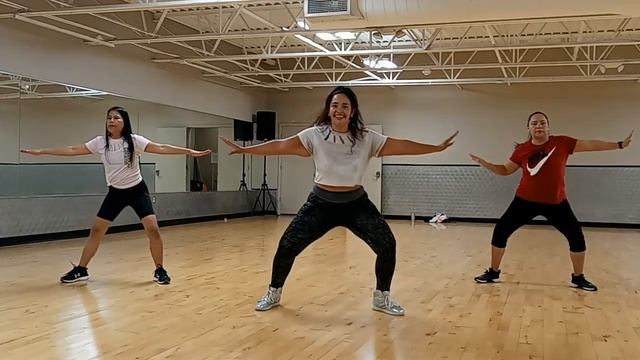 "Pump up the Party" - Black Eyed Peas Mix - Zumba Warm-up смотреть онлайн