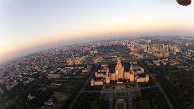 МГУ с высоты 400 метров, раннее утро, полёт первый смотреть онлайн