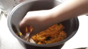 Тушеная скумбрия с морковью и луком. В мультиварке