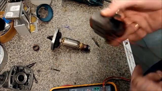 Болгарка искрит на щетках-ремонт_MAKITA 9555NB смотреть онлайн