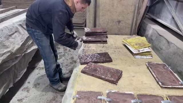 Производство фасадной плитки «Балканский камень» по технологии Мрамор из бетона, в цвете «ТаунХаус»