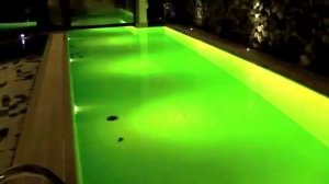 Видео работы подводных светодиодных светильников для бассейнов