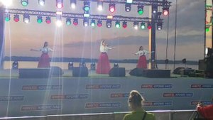 Бэлла Чезлова и шоу-проект "КузьмИнишна" день ВДВ 2022г, набережная г.Самара ("березка")