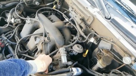 Обзор Мазда Трибьют. Машина трудяга. Плюсы и минусы авто.