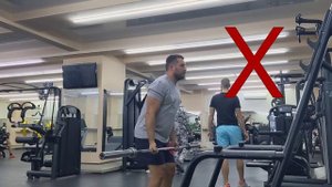 Подъем штанги на бицепс, стоя, с прямым грифом