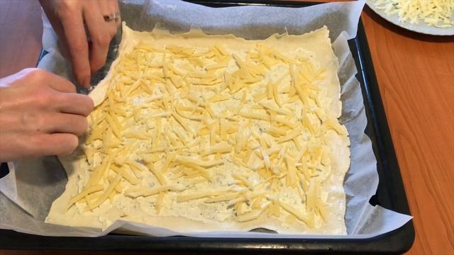 Необычная ПИЦЦА с сыром и ягодами / Сырная ПИЦЦА без замеса теста / Слоеный сырный пирог / PIZZA