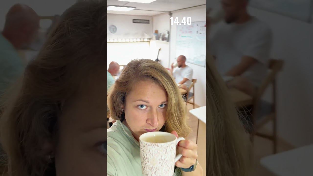 Работаю над новой моделью круглого стола на одной ноге смотреть онлайн