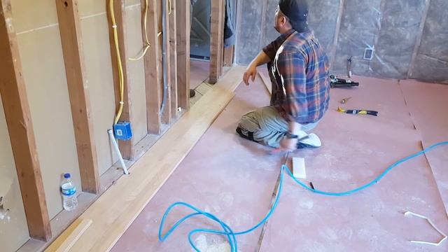 Паркетчик в Америке. Укладка паркетной доски смотреть онлайн