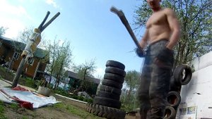 Настоящие мужики себя не жалеют (удар по яйцам)