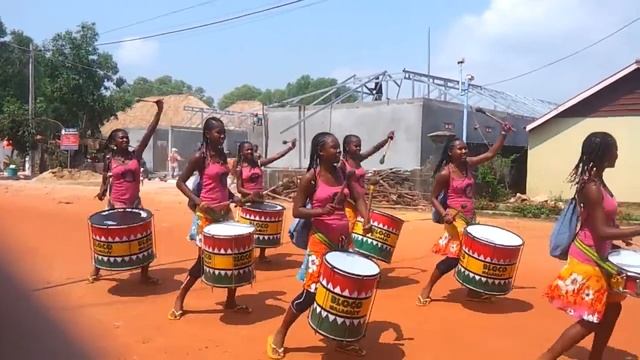 Мололые африканки на Отресе смотреть онлайн