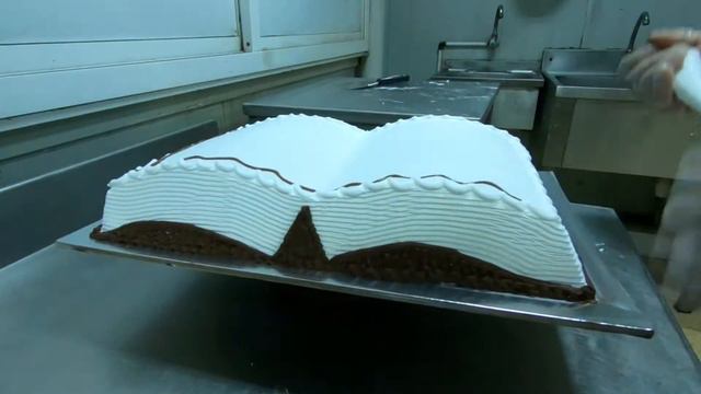book cake / how to make 3d book shape cake / tasty open book cake with arabic writing tutorial смотреть онлайн