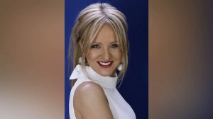 Куда пропала популярная певица 90-х Светлана Лазарева