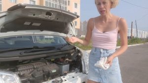 Как проверить уровень масла в двигателе японского автомобиля, для новичков. Лена Хагав.