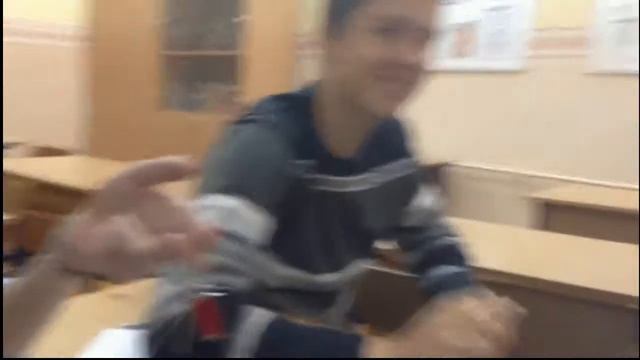 We will rock you смотреть онлайн