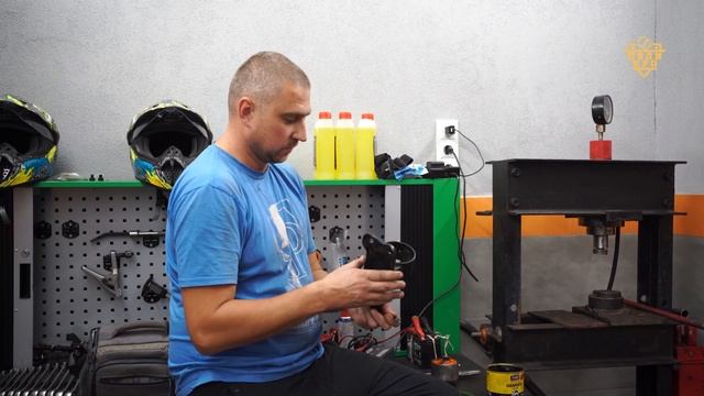 Лансер 9. Замена подушек двигателя. Вибрация. Что делать если сайлентблок пролетел в подушке??? смотреть онлайн