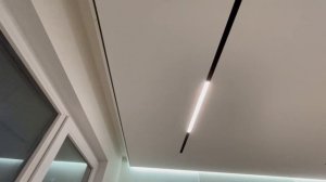 Встраиваемые магнитные трековые системы SLOTT for-TECHNOLIGHT в тканевом натяжном потолке.