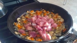 Плов со свининой и грибами