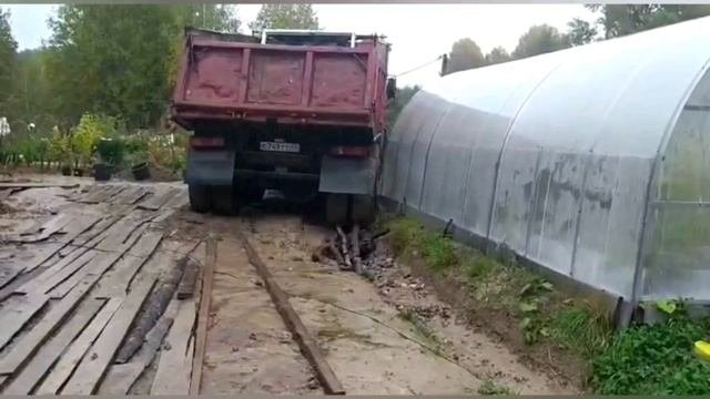 Садовые дорожки. Очень много вариантов. Весело о большой проблеме в саду