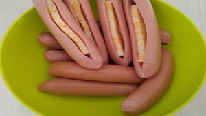 Сосиски с сыром в тесте