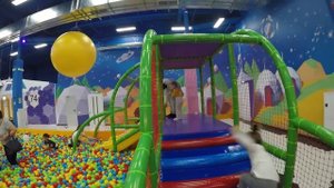 Сходили на открытие ТРК Космос в Челябинске, игровая Хлоп Топ