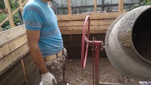 КАК СДЕЛАТЬ ДЕШЕВУЮ БАНЮ СВОИМИ РУКАМИ ЧАСТЬ 6 #баня #опилкобетон #опилки