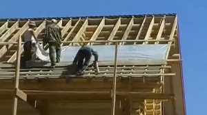 Монтаж гидроизоляции кровли под металлочерепицу