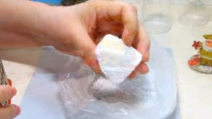 Новогодние поделки из пластиковых рюмок. Новогодние игрушки своими руками.