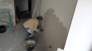 Шпатлевка стен Фугеном или штукатурка. Ремонт трешки.