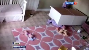 Двухлетний малыш спас брата, на которого упал комод