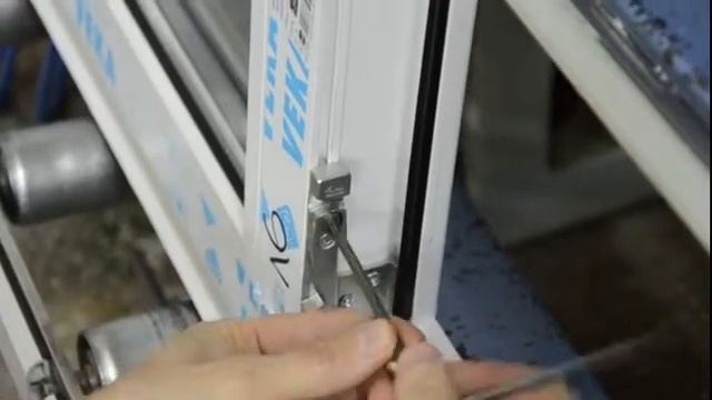 2. Регулировка по прижиму поворотно-откидн. механ. смотреть онлайн