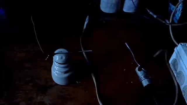 самодельный высоковольтный трансформатор 50гц 220/2000в Homemade HV transformator