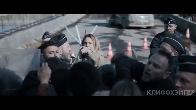 Люди спасаются от КИСЛОТНЫХ ДОЖДЕЙ, разъедающих кожу и любой материал [краткий пересказ] смотреть онлайн