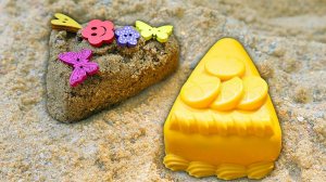 Экскаватор и красивые куличики - Развивающие видео для детей про машинки и песок