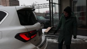 Какую защитную пленку оклеить на белый автомобиль Infiniti QX80