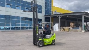 Дизельный погрузчик Zoomlion FD15Z, поднимание и опускание