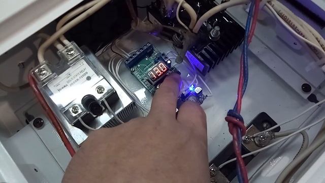 Контроллер заряда для ветрогенератора (отправка в Карелию) смотреть онлайн