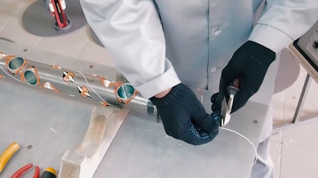 Сборка на геофизическом кабеле кумулятивного перфоратора Скорпион®