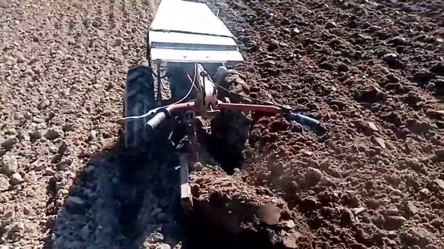 Долото к лемеху, перья на отвал плуга мтз. Вспашка по весне