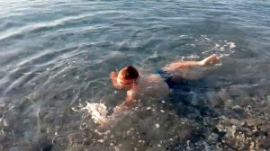 учимся плавать