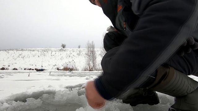 Зимняя рыбалка на карася в новом месте, с. Новоселовка