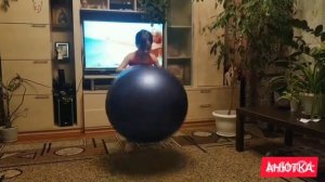 Детская гимнастика с большим мячом от Анютки и немного танцев.